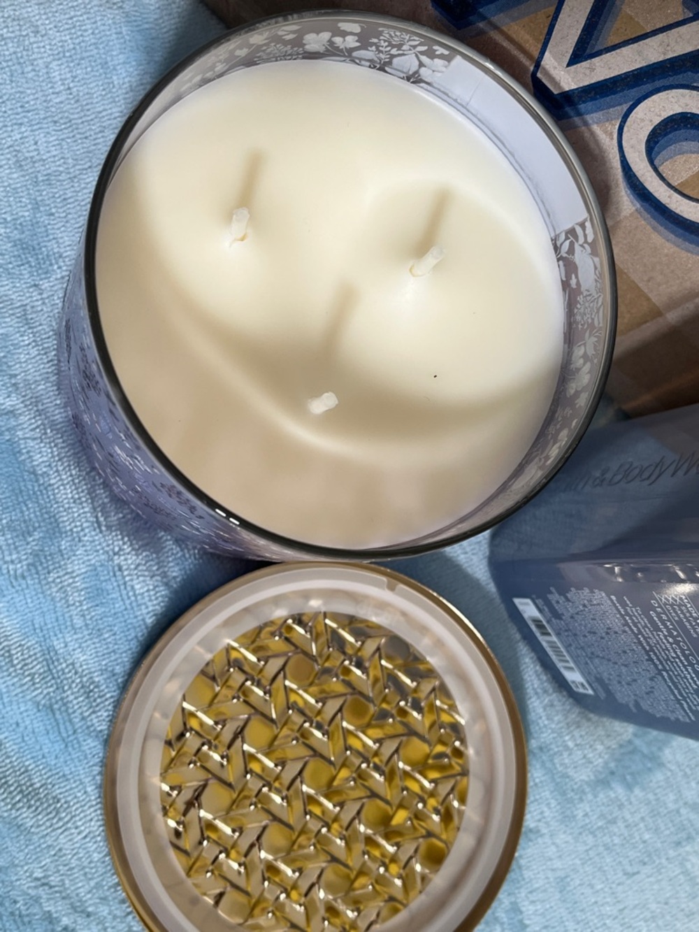 Bath & Body Works Fresh Cut Lilacs Bundle Candle + Foaming Soap NWT - Picture 8 of 9